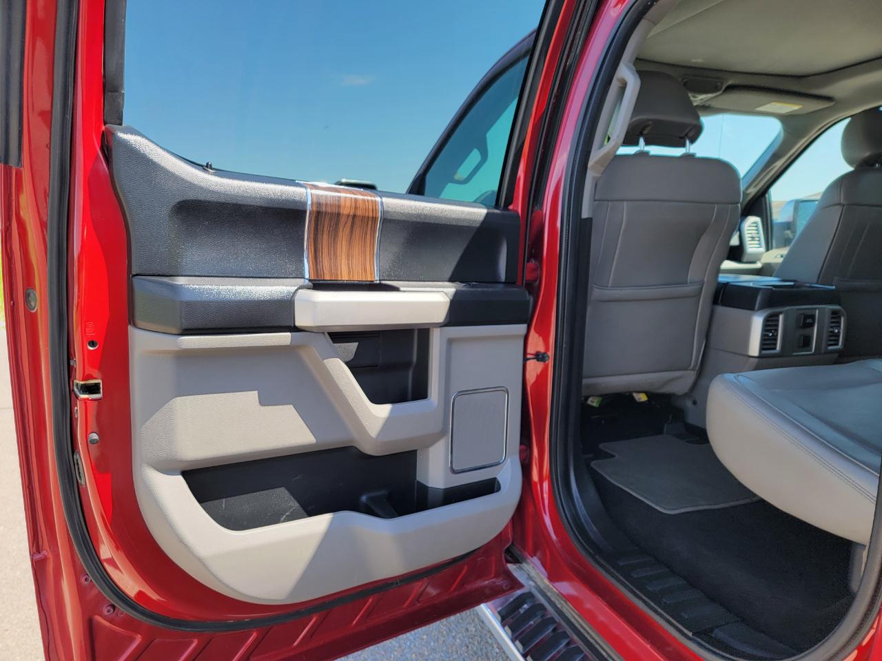 Ford F-150 4WD SuperCrew 145" King Ranch 2015