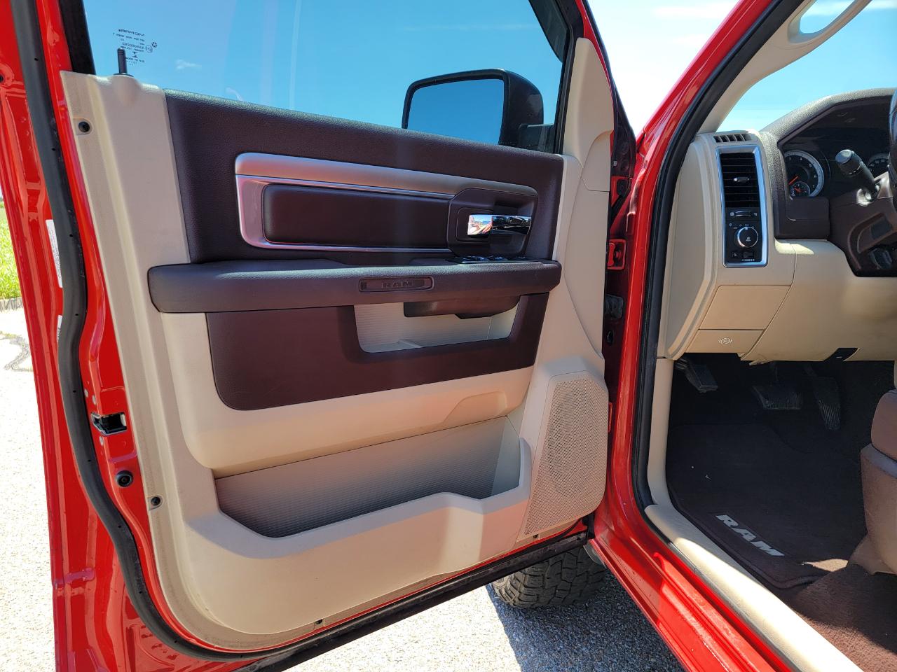 RAM 1500 4WD Quad Cab 140.5" Big Horn 2014