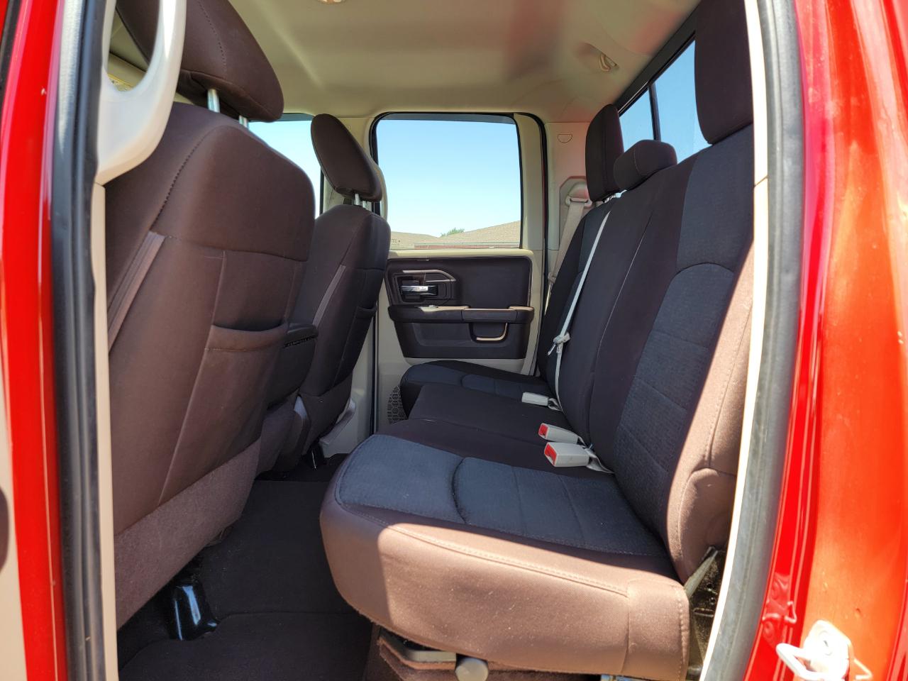 RAM 1500 4WD Quad Cab 140.5" Big Horn 2014