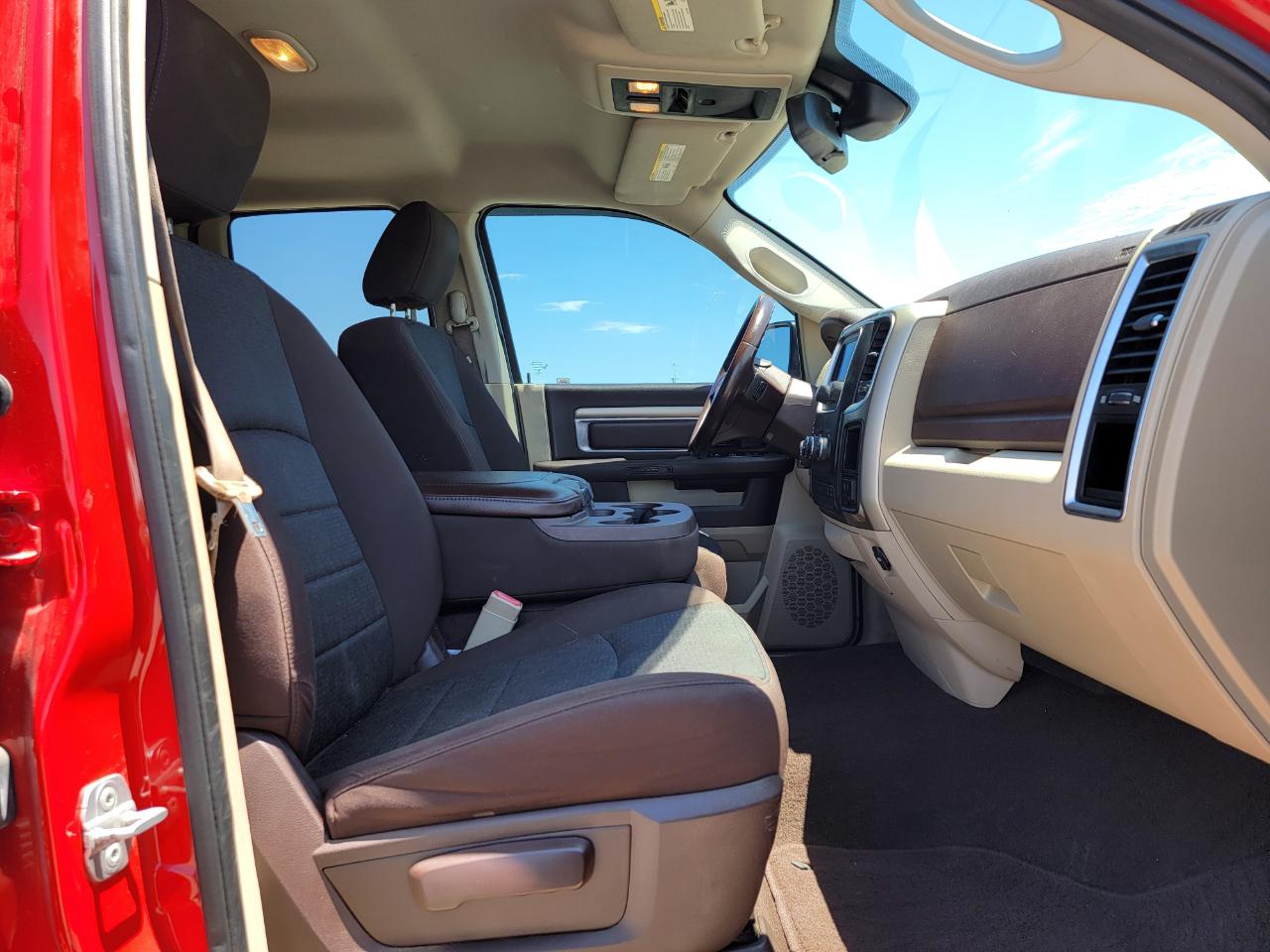 RAM 1500 4WD Quad Cab 140.5" Big Horn 2014