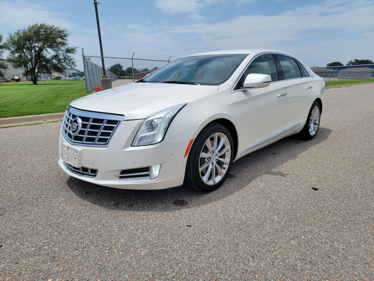 Cadillac XTS 4dr Sdn Luxury FWD 2014
