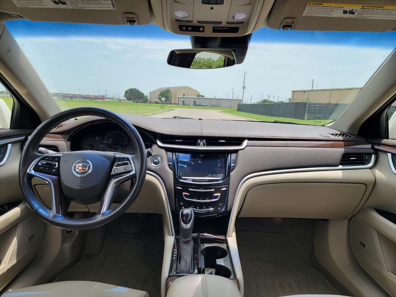 Cadillac XTS 4dr Sdn Luxury FWD 2014