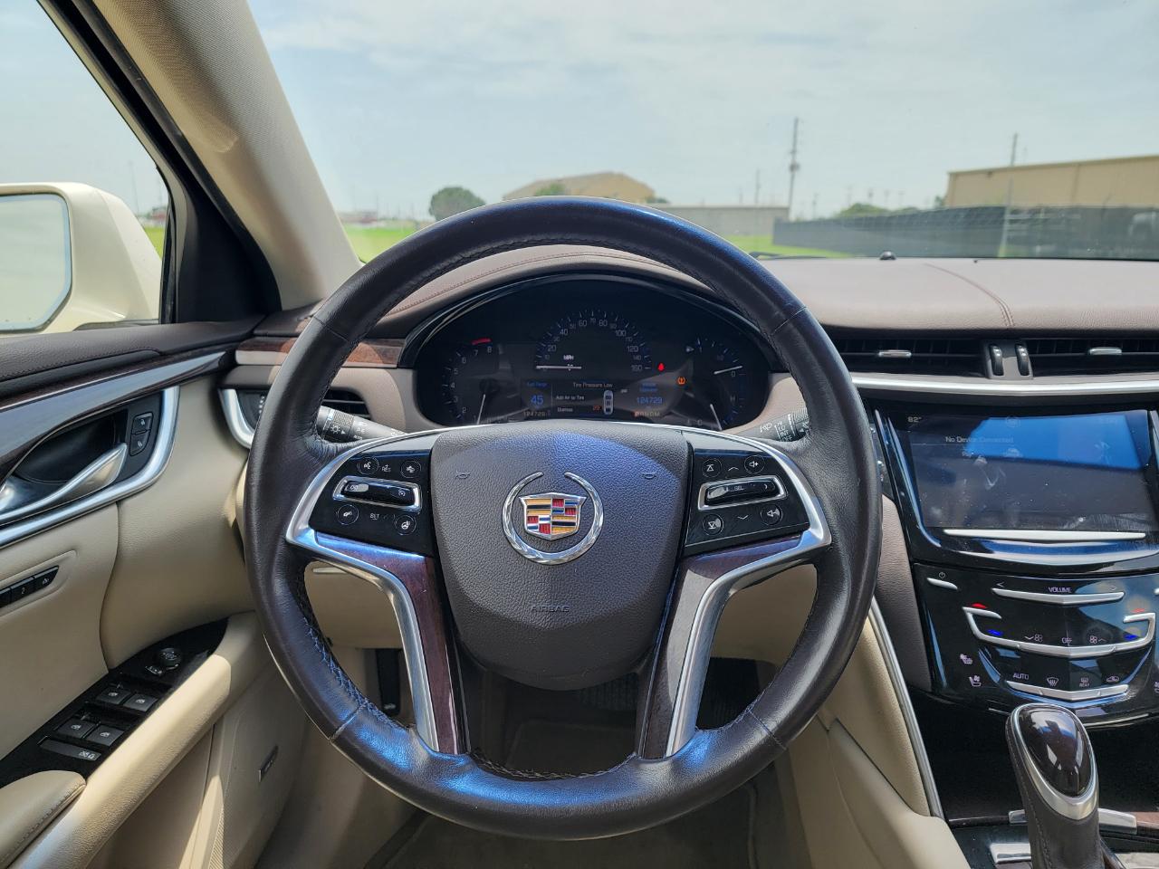 Cadillac XTS 4dr Sdn Luxury FWD 2014