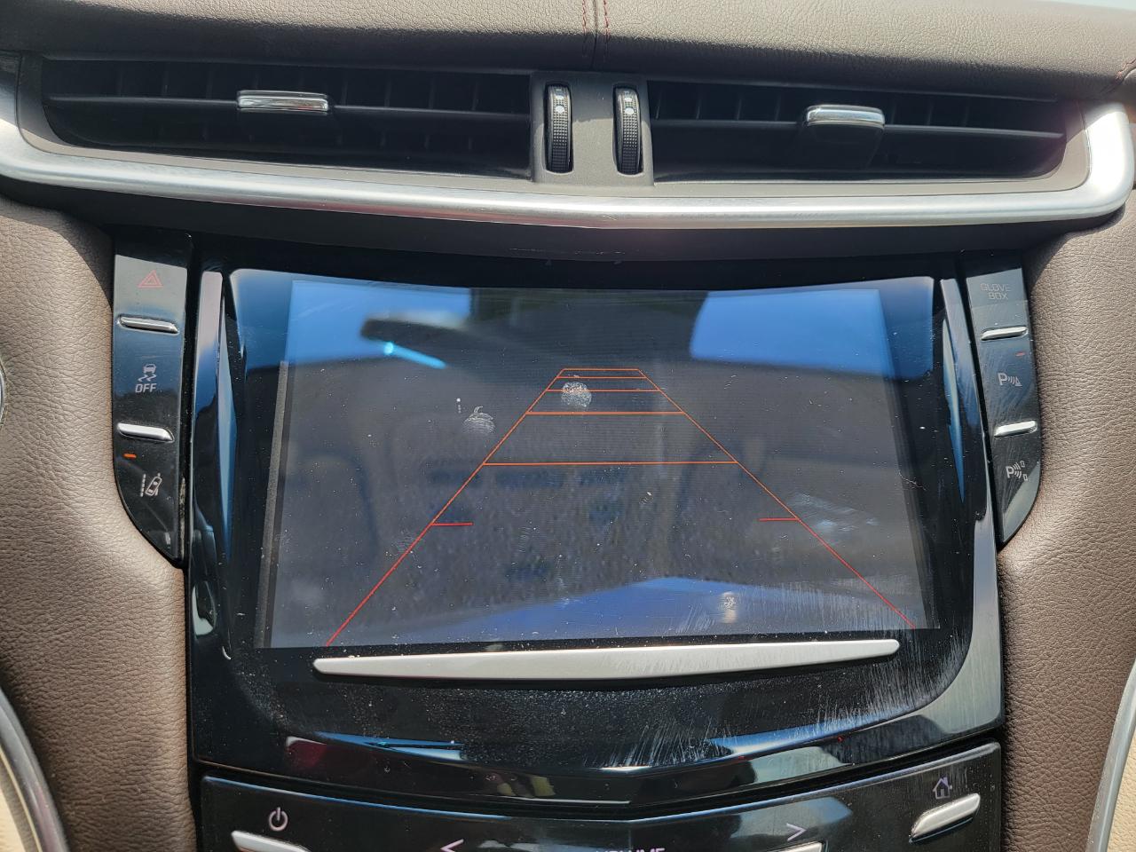Cadillac XTS 4dr Sdn Luxury FWD 2014