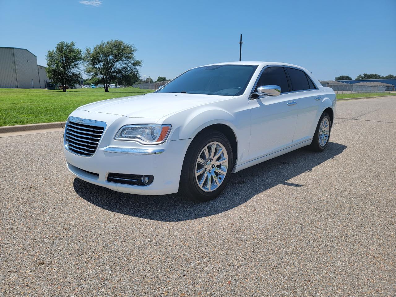 Chrysler 300 4dr Sdn V6 Limited RWD 2012