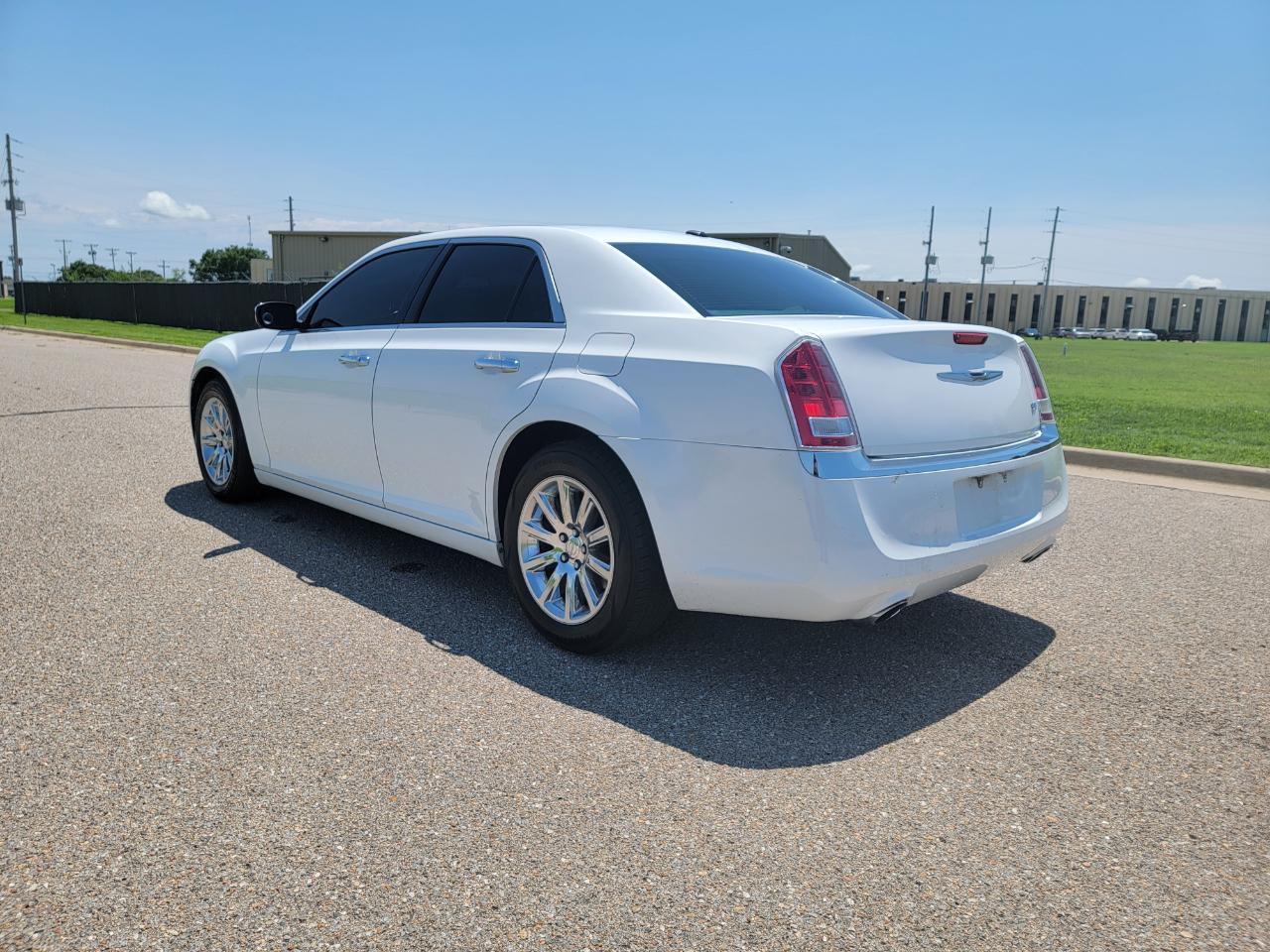Chrysler 300 4dr Sdn V6 Limited RWD 2012