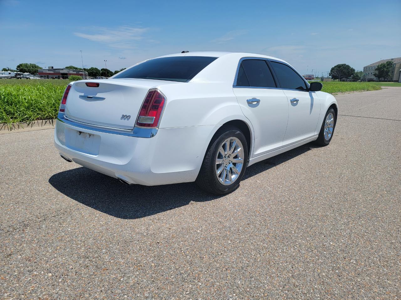 Chrysler 300 4dr Sdn V6 Limited RWD 2012