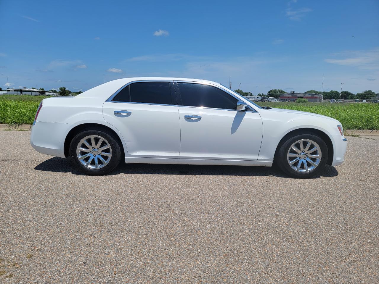 Chrysler 300 4dr Sdn V6 Limited RWD 2012