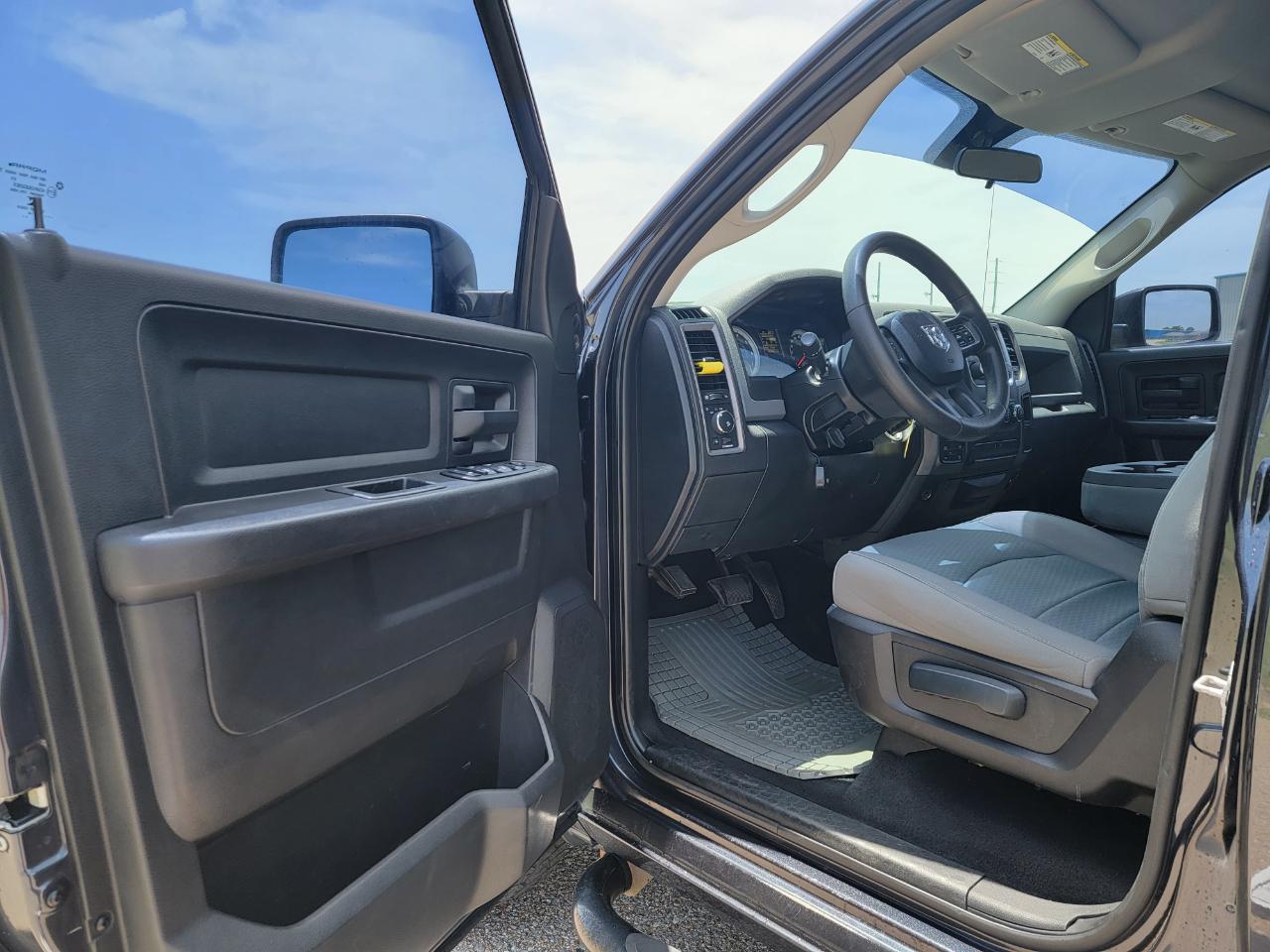 RAM 1500 4WD Quad Cab 140.5" Express 2014