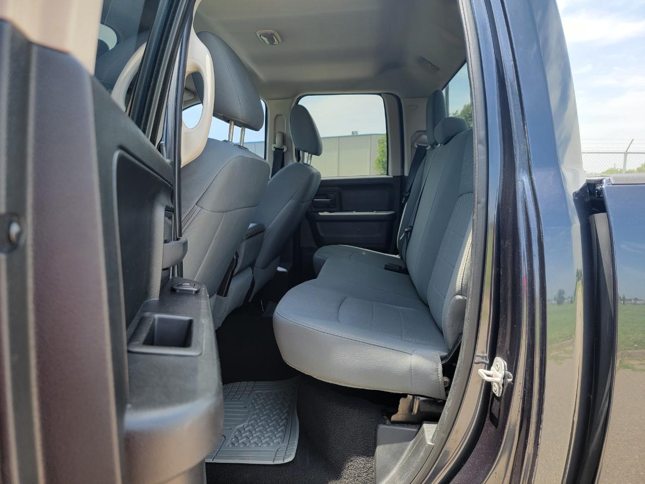 RAM 1500 4WD Quad Cab 140.5" Express 2014