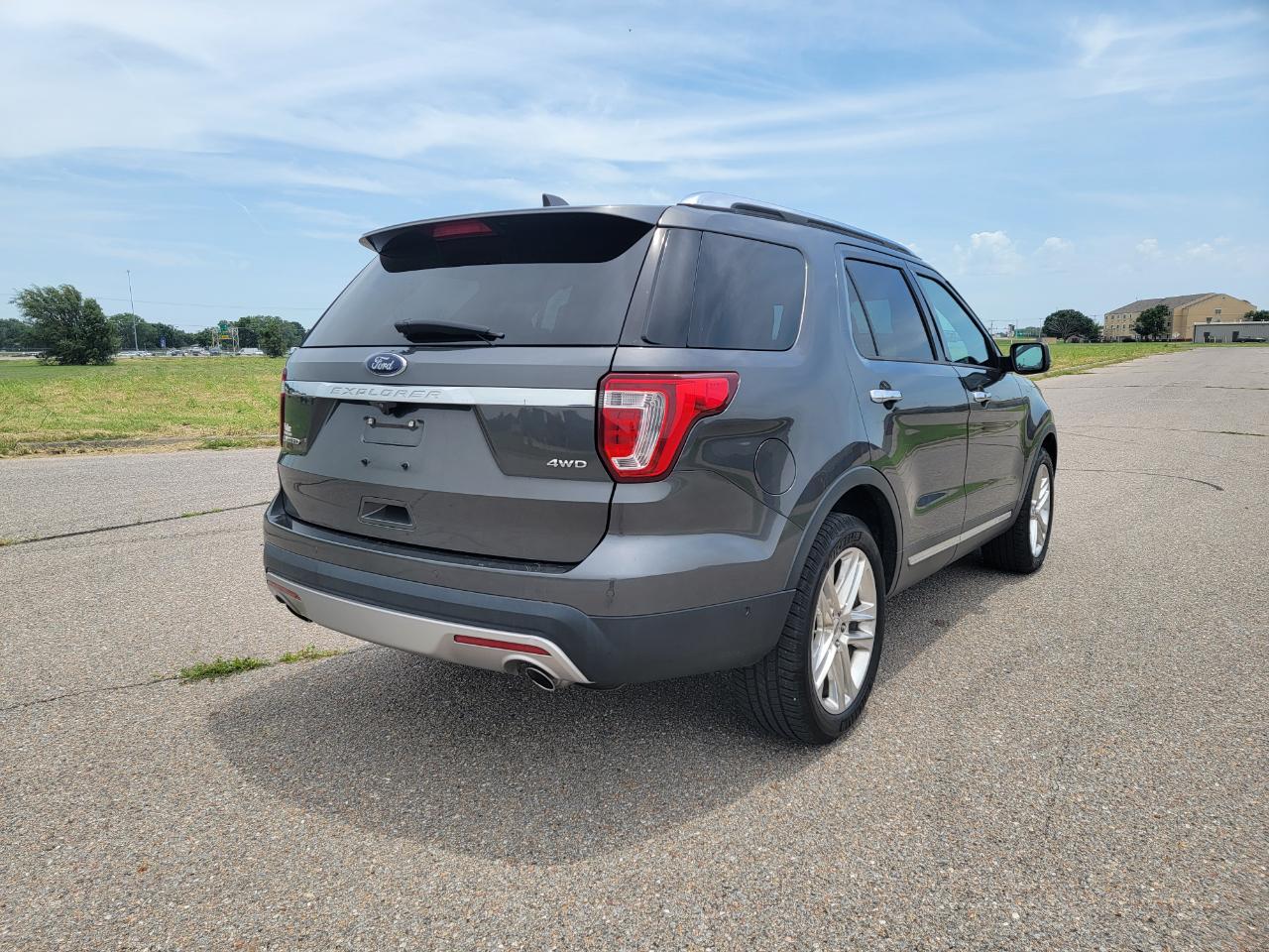 Ford Explorer Limited 4WD 2017