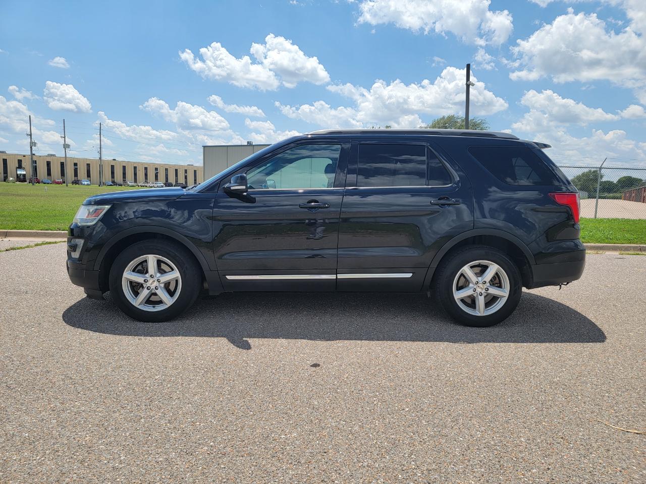 Ford Explorer XLT 4WD 2017