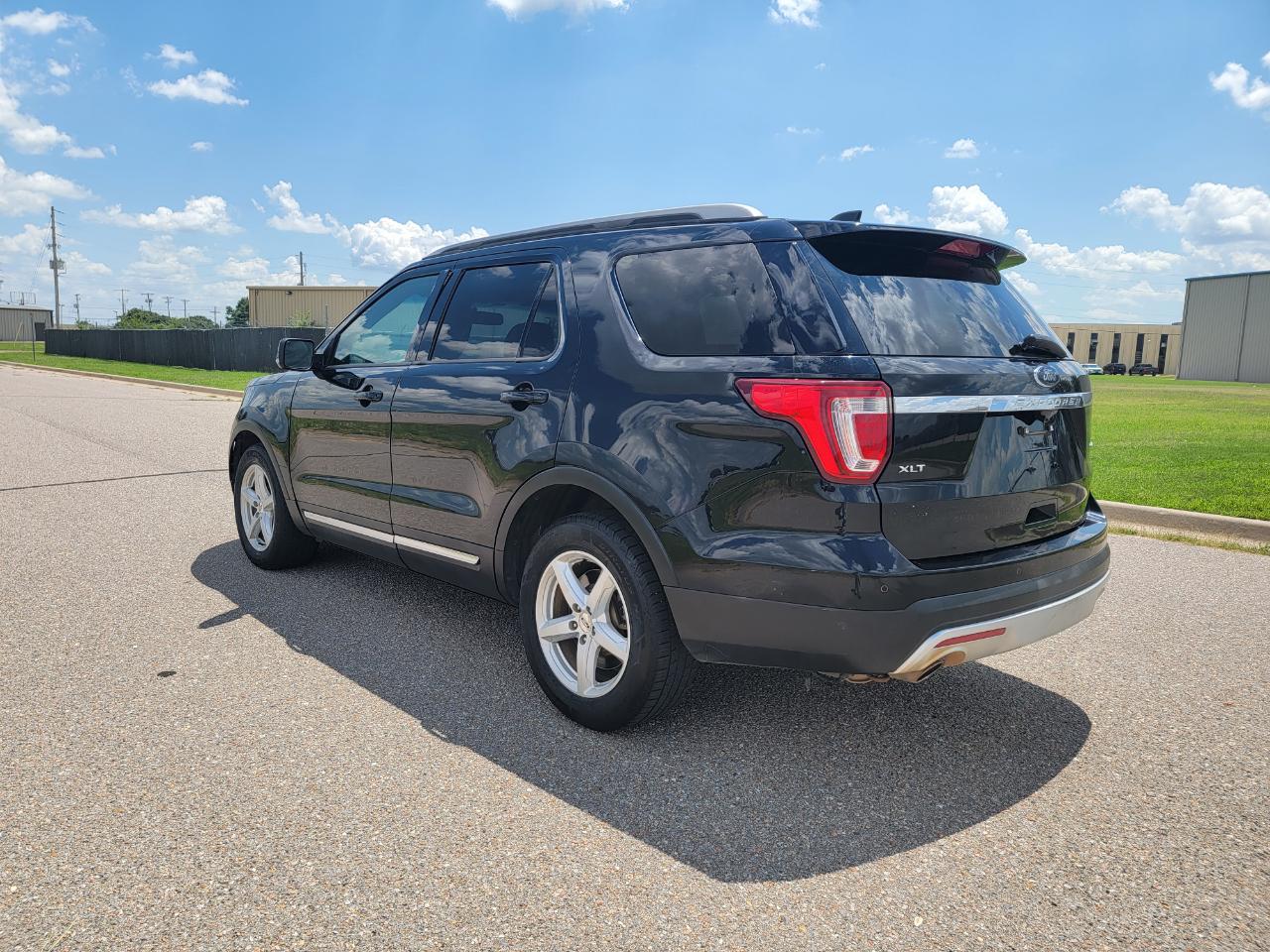 Ford Explorer XLT 4WD 2017