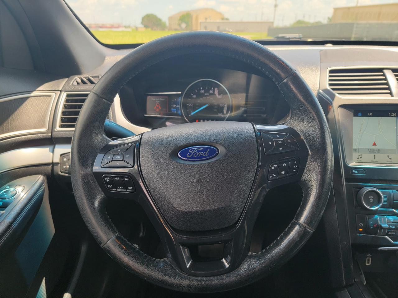 Ford Explorer XLT 4WD 2017