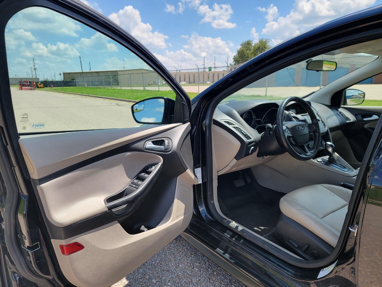 Ford Focus 4dr Sdn SE 2016