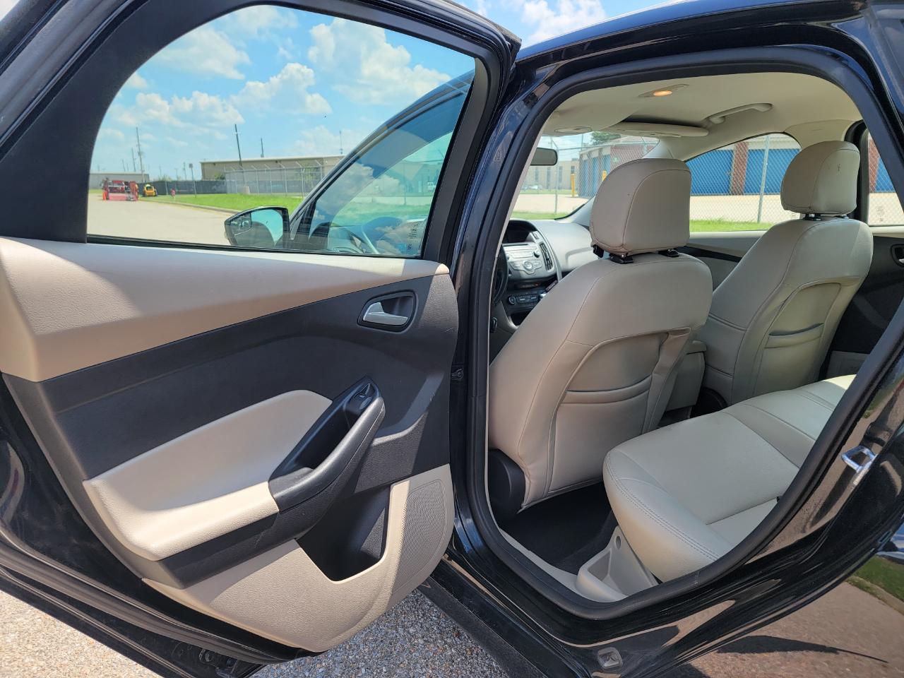 Ford Focus 4dr Sdn SE 2016