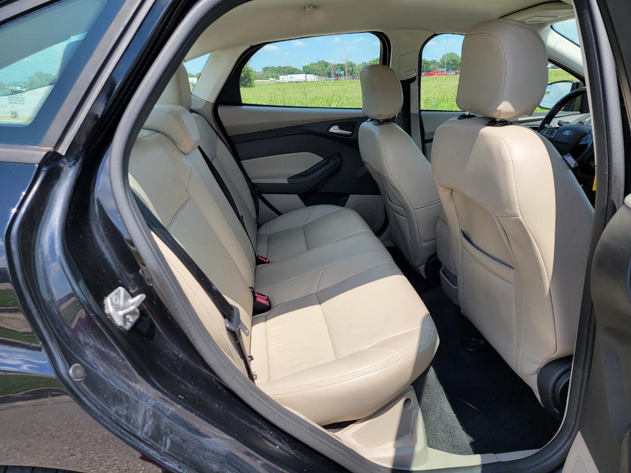 Ford Focus 4dr Sdn SE 2016