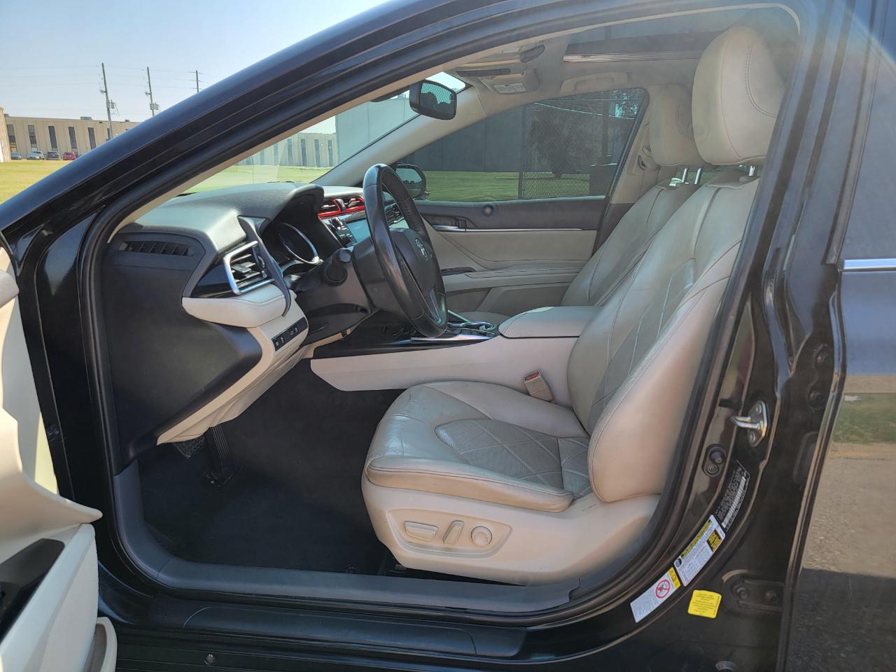 Toyota Camry XLE Auto (Natl) 2018