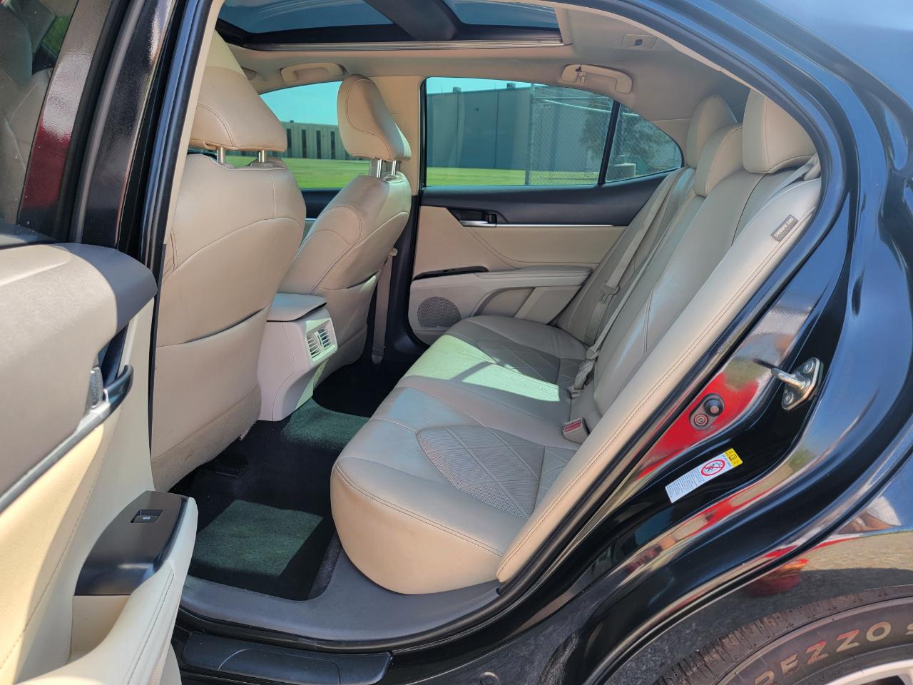 Toyota Camry XLE Auto (Natl) 2018