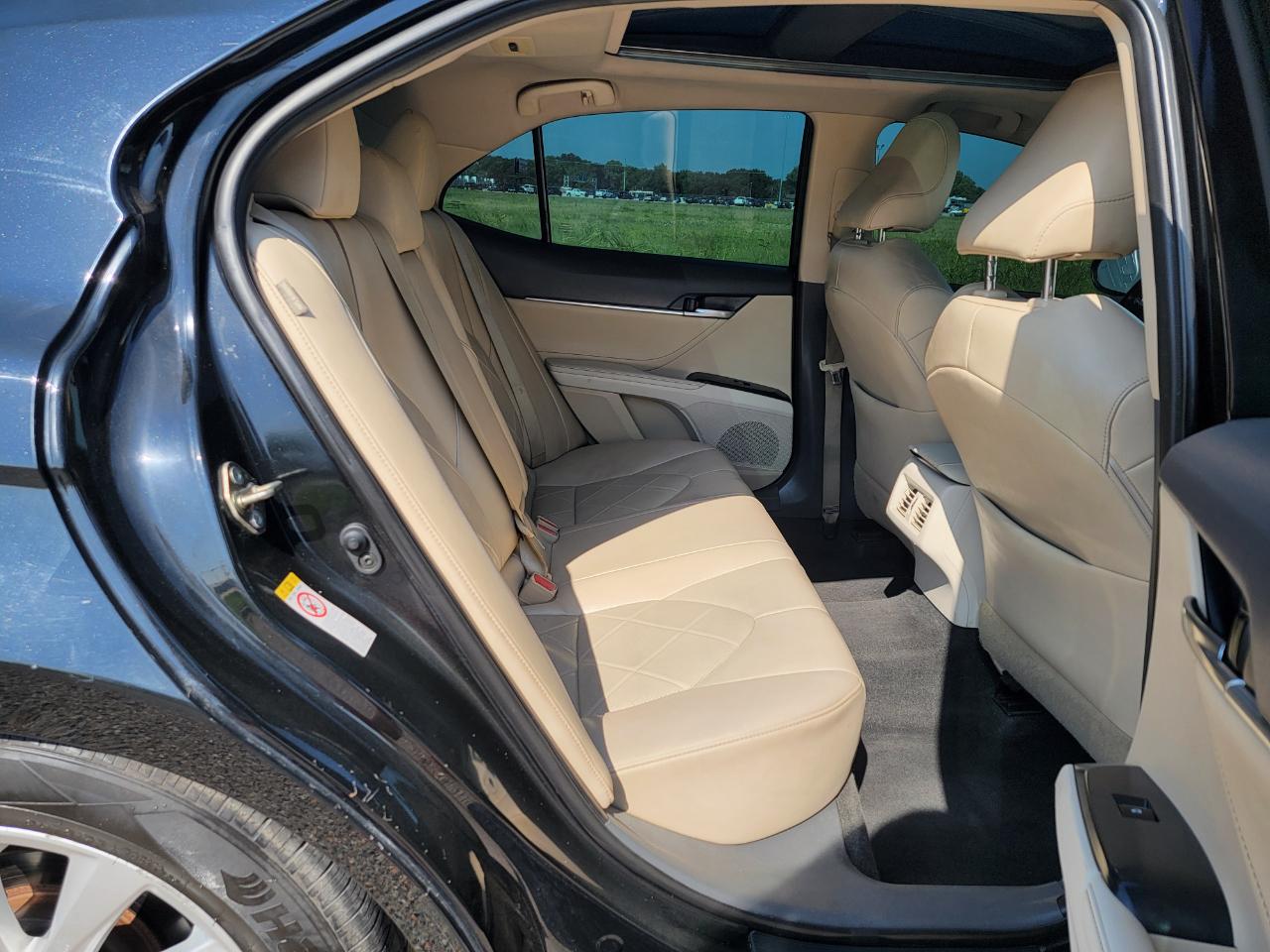 Toyota Camry XLE Auto (Natl) 2018