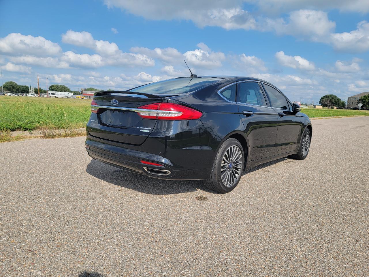 Ford Fusion Titanium FWD 2017