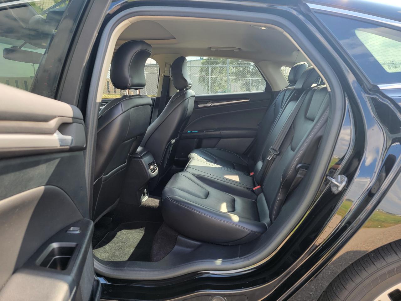 Ford Fusion Titanium FWD 2017