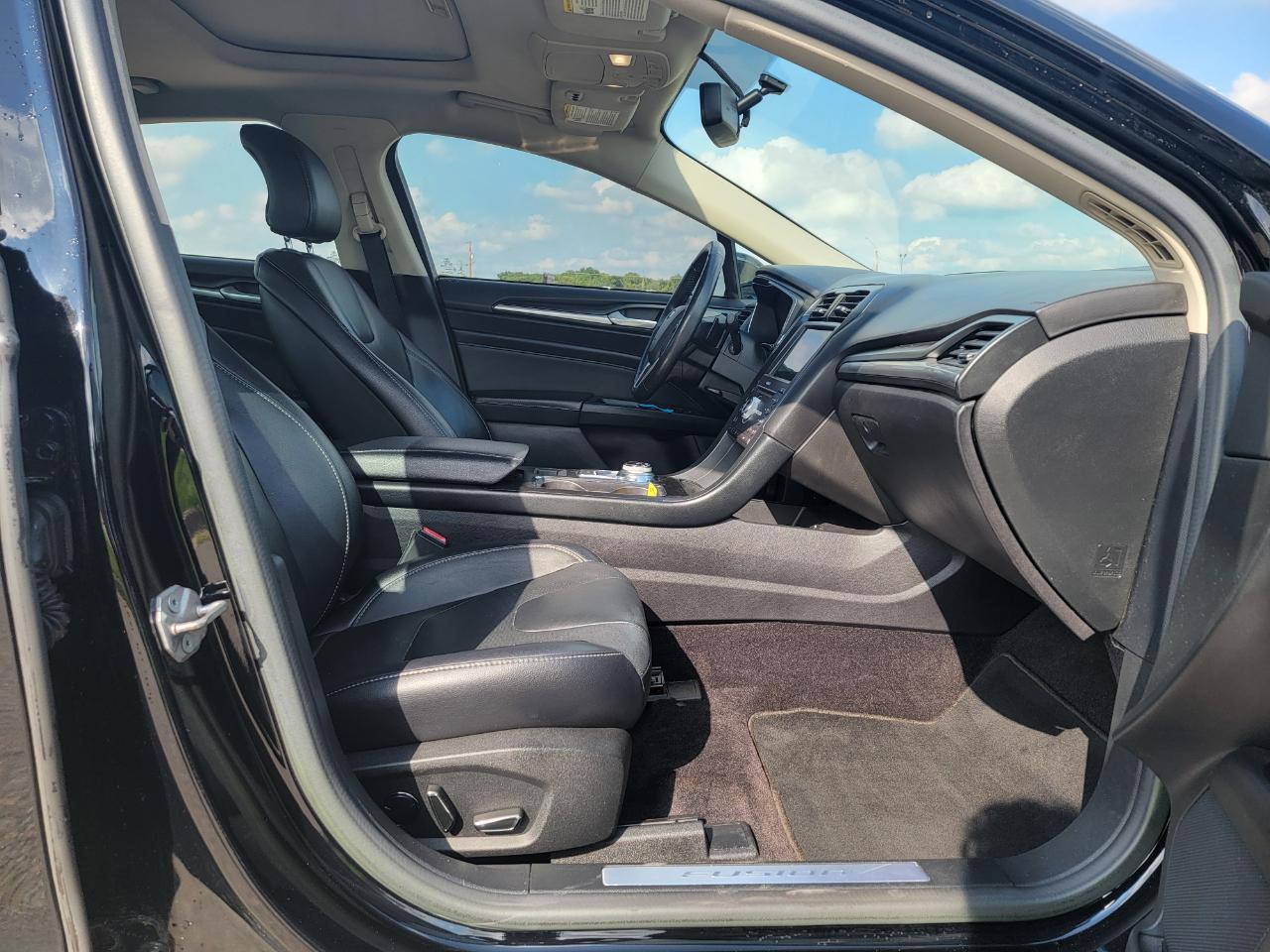 Ford Fusion Titanium FWD 2017