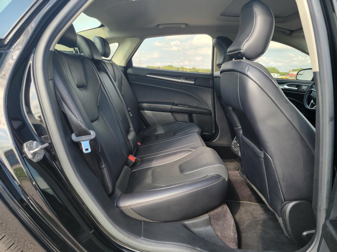 Ford Fusion Titanium FWD 2017