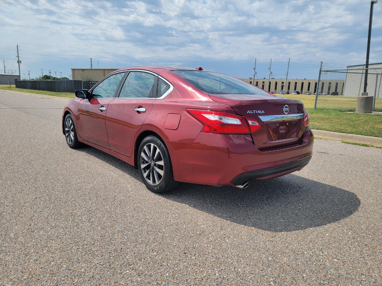 Nissan Altima 2.5 SV Sedan 2017
