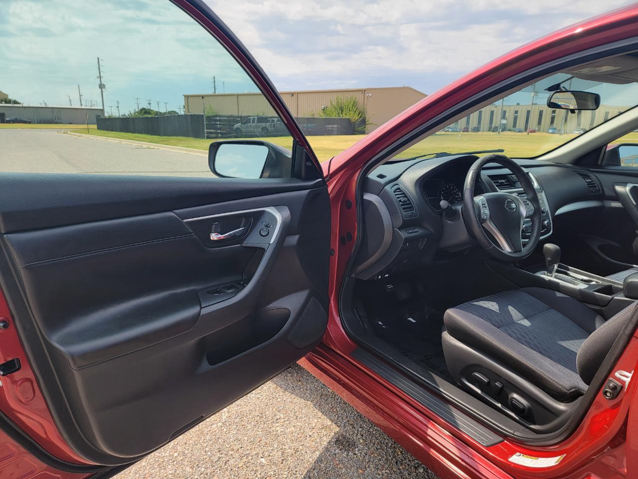 Nissan Altima 2.5 SV Sedan 2017