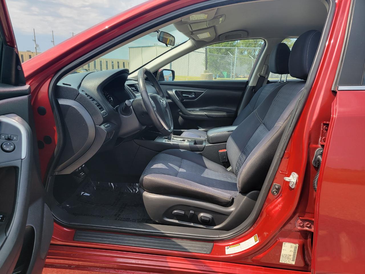 Nissan Altima 2.5 SV Sedan 2017