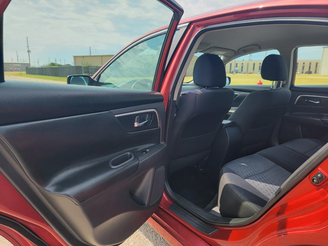Nissan Altima 2.5 SV Sedan 2017