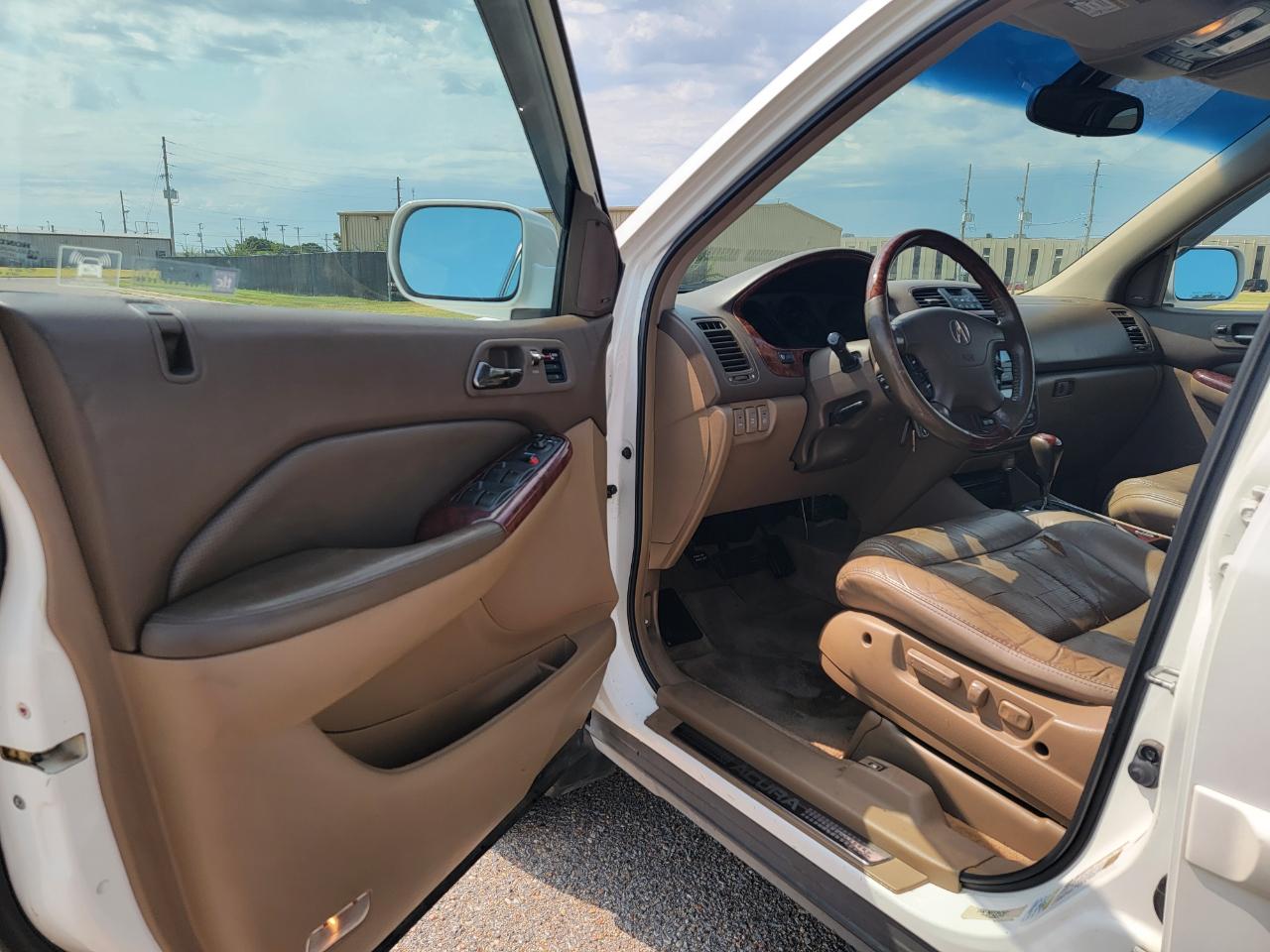 Acura MDX 4dr SUV AT Touring RES w/Navi 2005