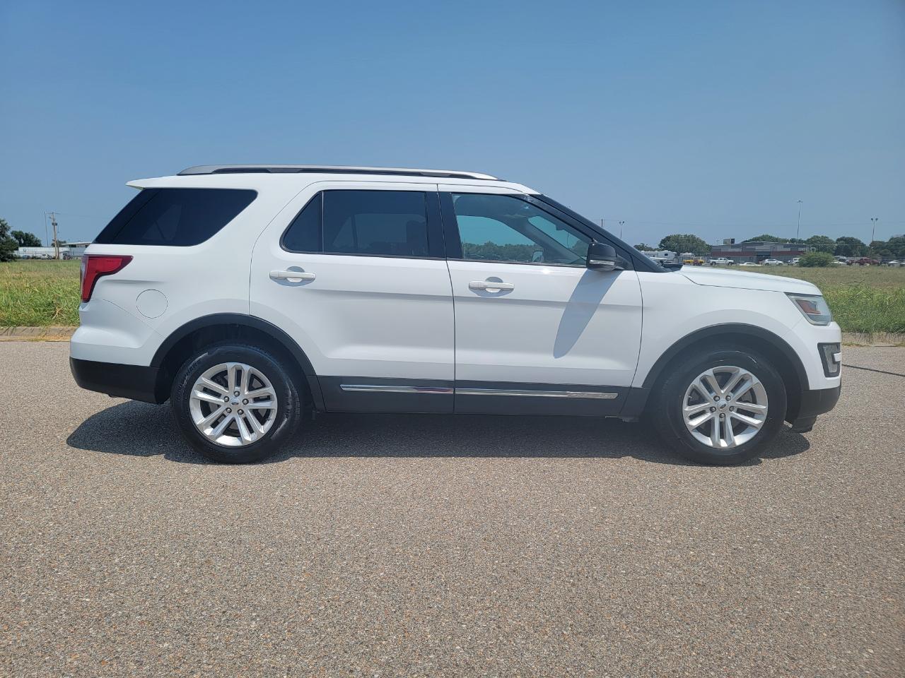 Ford Explorer XLT FWD 2017