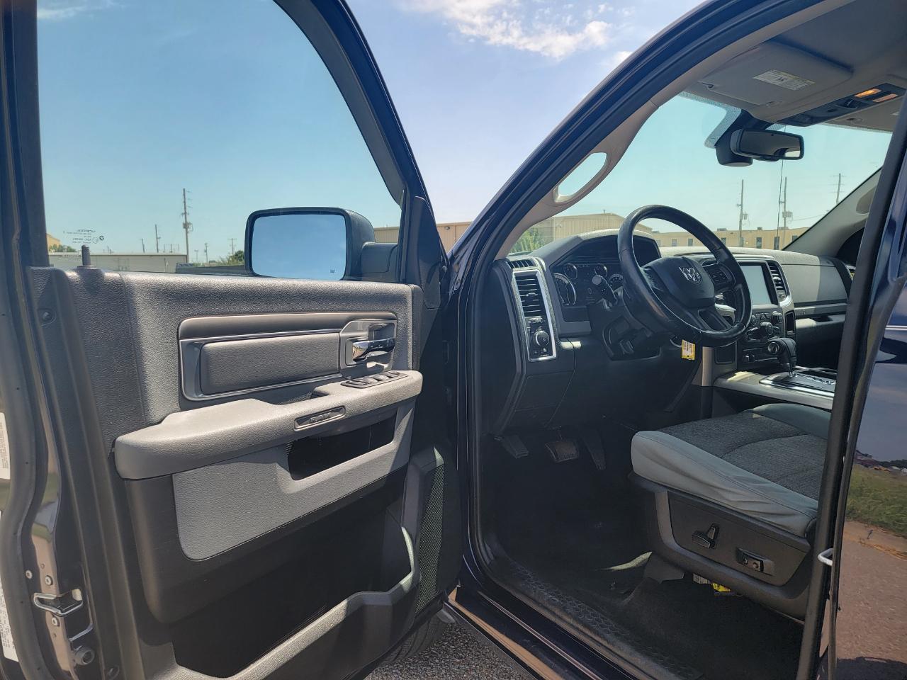 RAM 1500 2WD Crew Cab 140.5" Big Horn 2013