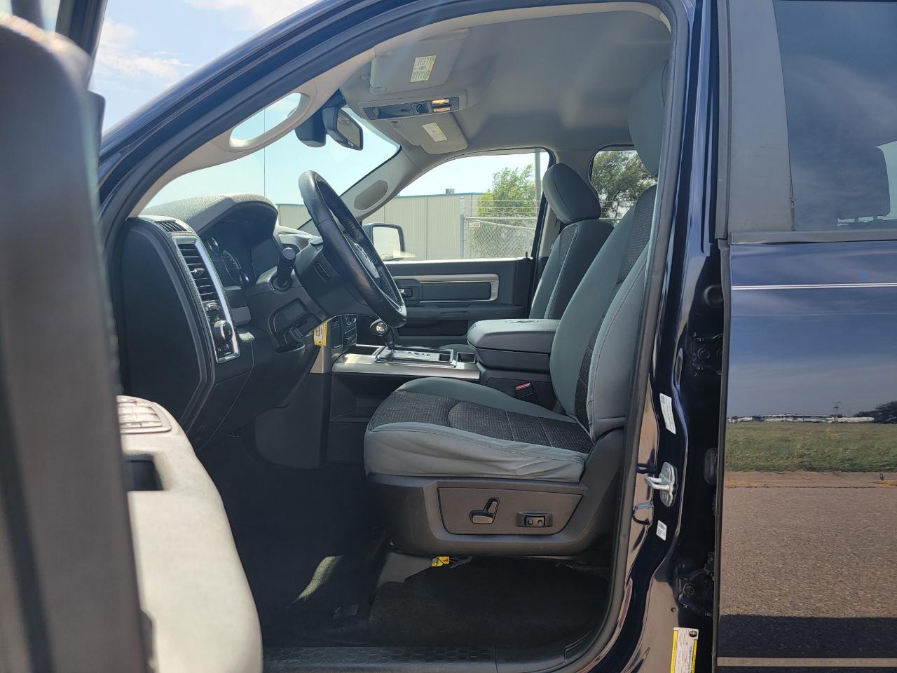 RAM 1500 2WD Crew Cab 140.5" Big Horn 2013