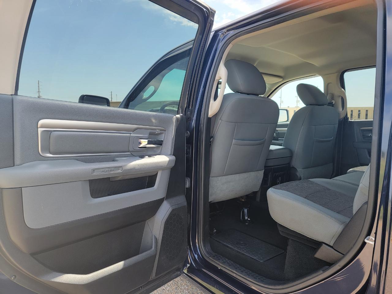 RAM 1500 2WD Crew Cab 140.5" Big Horn 2013