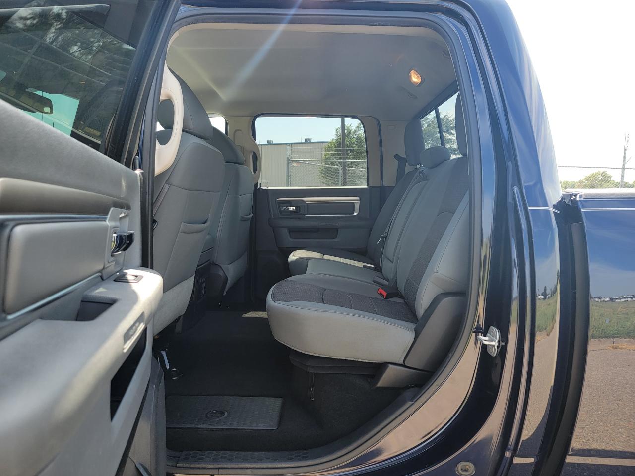 RAM 1500 2WD Crew Cab 140.5" Big Horn 2013