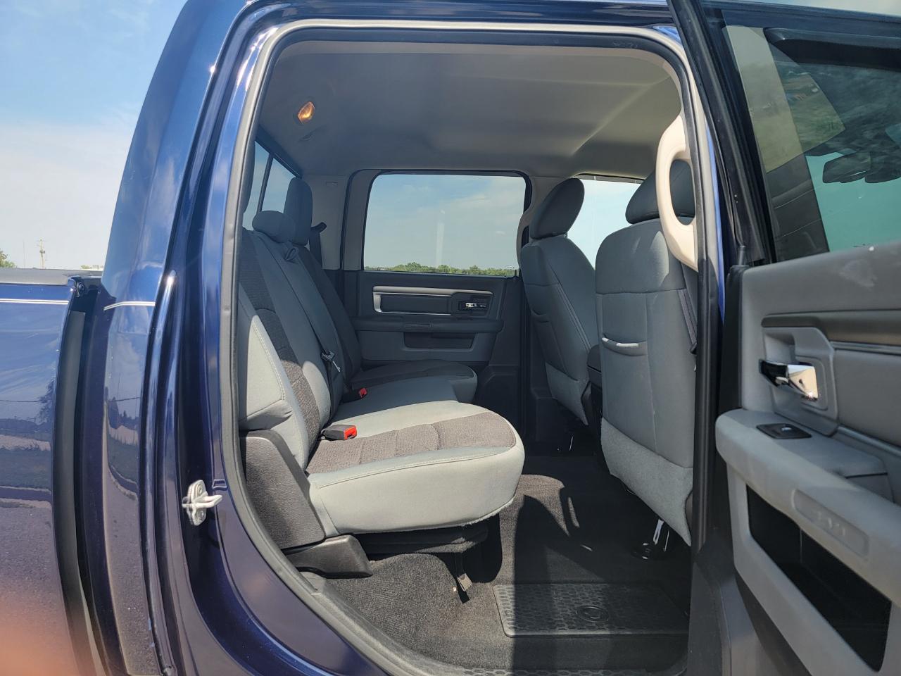 RAM 1500 2WD Crew Cab 140.5" Big Horn 2013