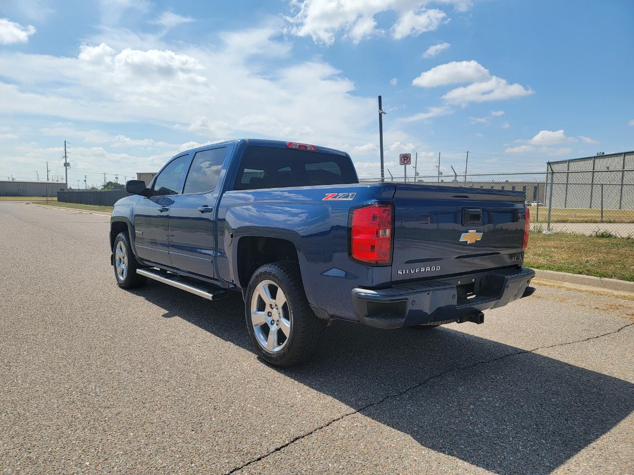 Chevrolet Silverado 1500 4WD Crew Cab 143.5" LT w/2LT 2016