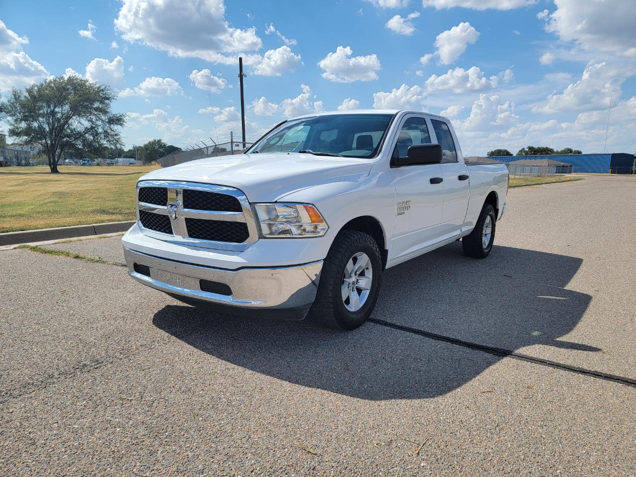 RAM 1500 Classic Tradesman 4x2 Quad Cab 6'4" Box 2020