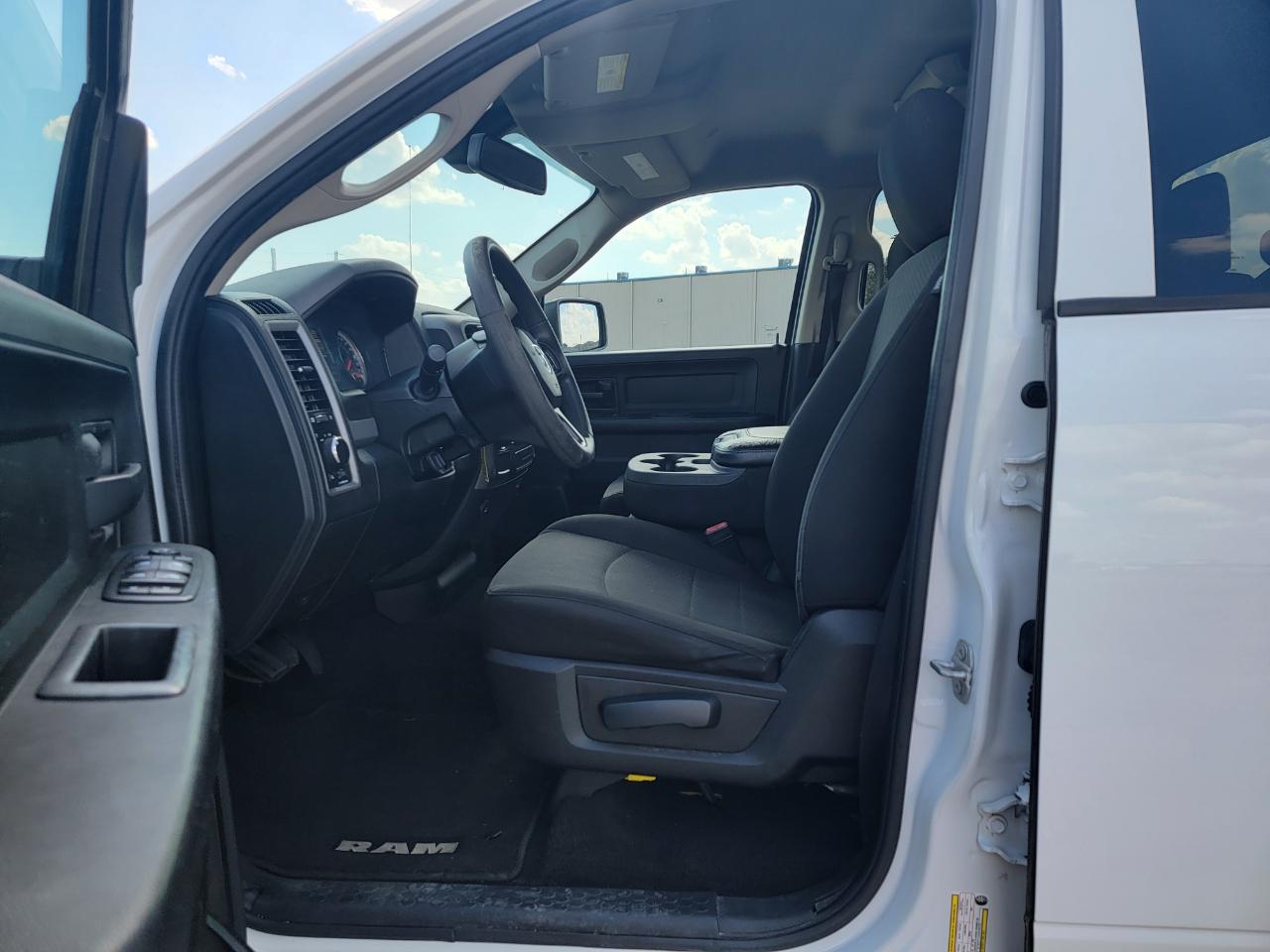 RAM 1500 Classic Tradesman 4x2 Quad Cab 6'4" Box 2020