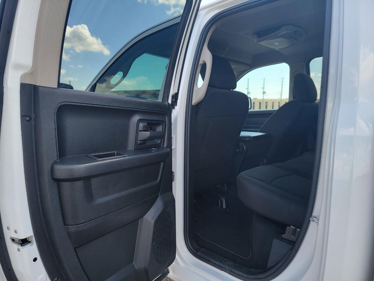 RAM 1500 Classic Tradesman 4x2 Quad Cab 6'4" Box 2020