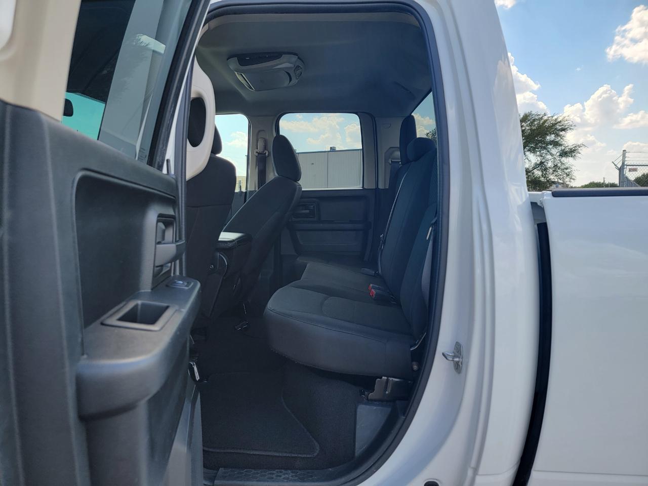 RAM 1500 Classic Tradesman 4x2 Quad Cab 6'4" Box 2020