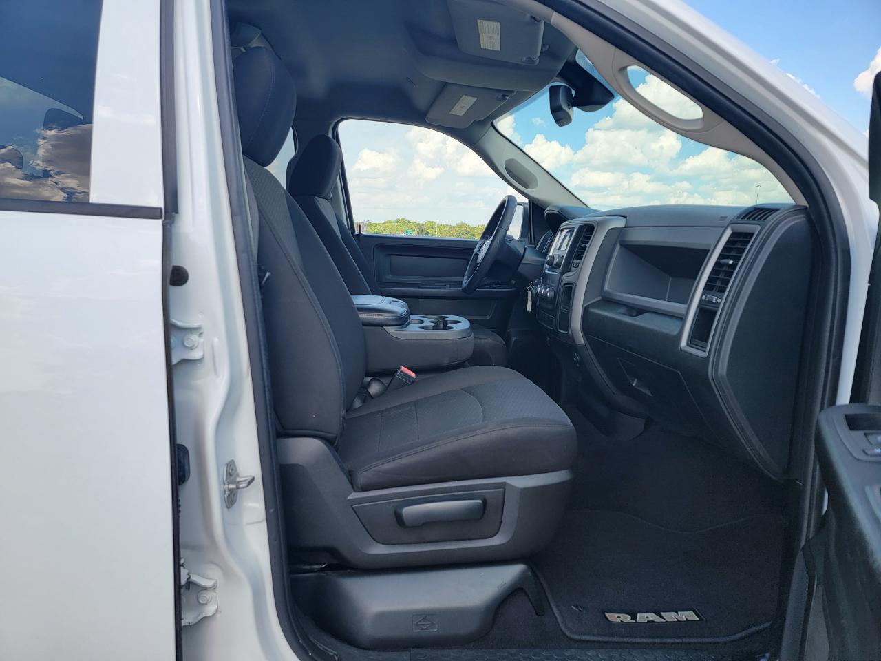 RAM 1500 Classic Tradesman 4x2 Quad Cab 6'4" Box 2020