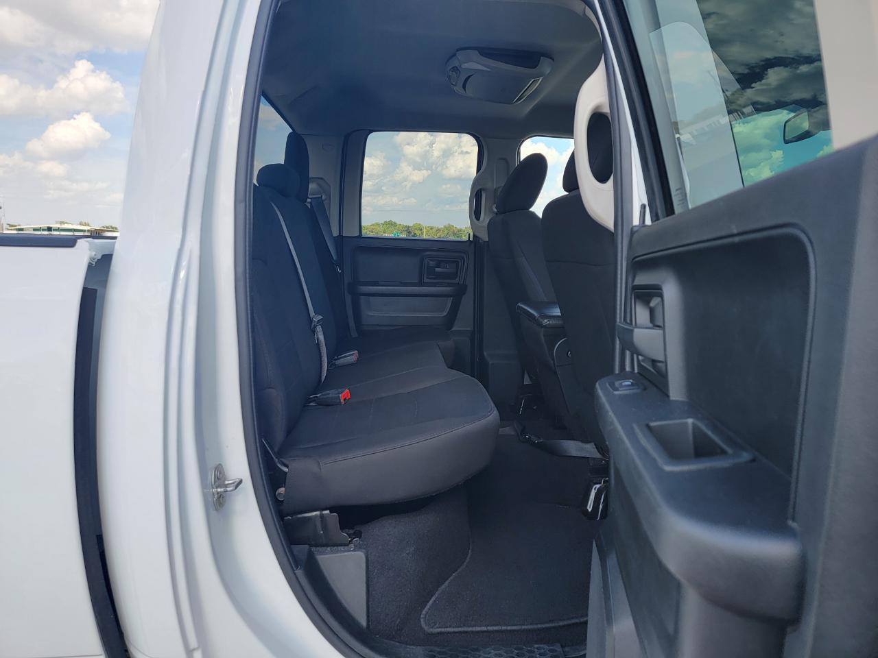 RAM 1500 Classic Tradesman 4x2 Quad Cab 6'4" Box 2020