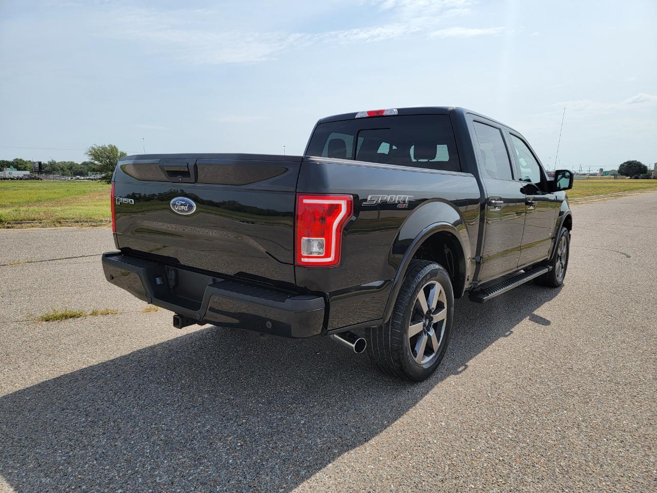 Ford F-150 4WD SuperCrew 145" Lariat 2016