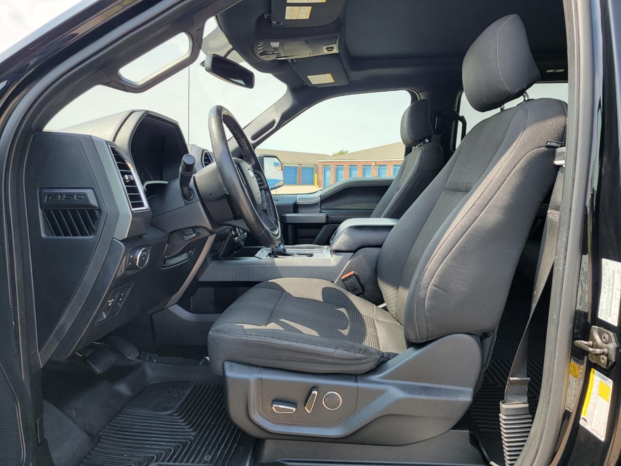 Ford F-150 4WD SuperCrew 145" Lariat 2016