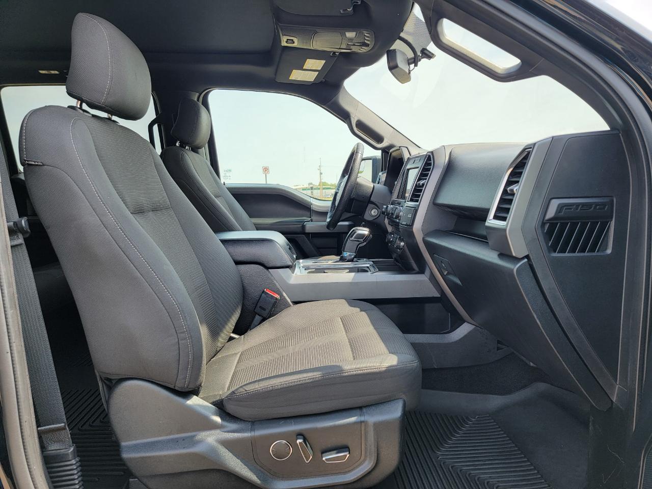 Ford F-150 4WD SuperCrew 145" Lariat 2016