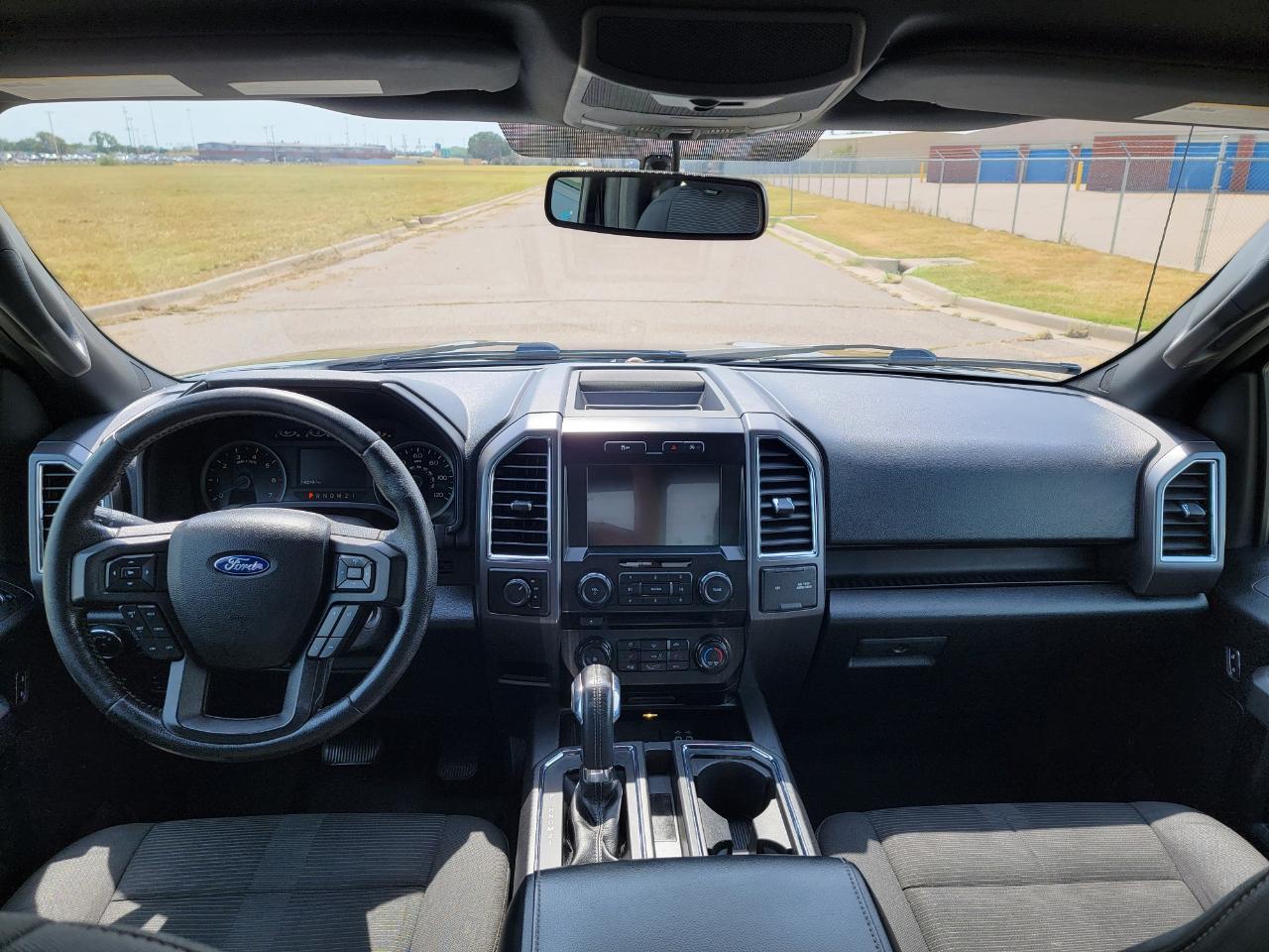 Ford F-150 4WD SuperCrew 145" Lariat 2016